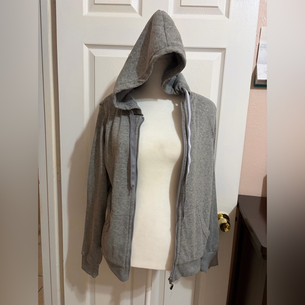 Gray Hooded Zip-Up Sweatshirt (31) THRILL94